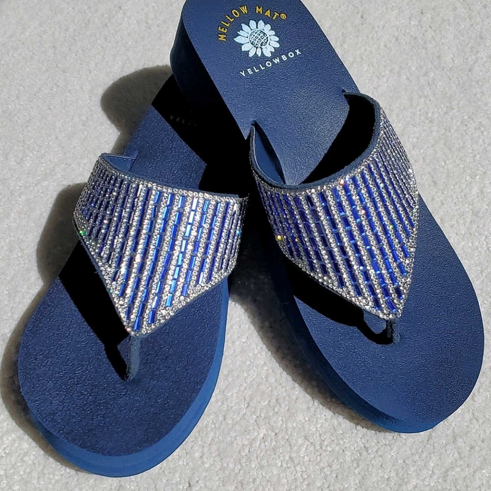 Sandals/thongs/flip flops